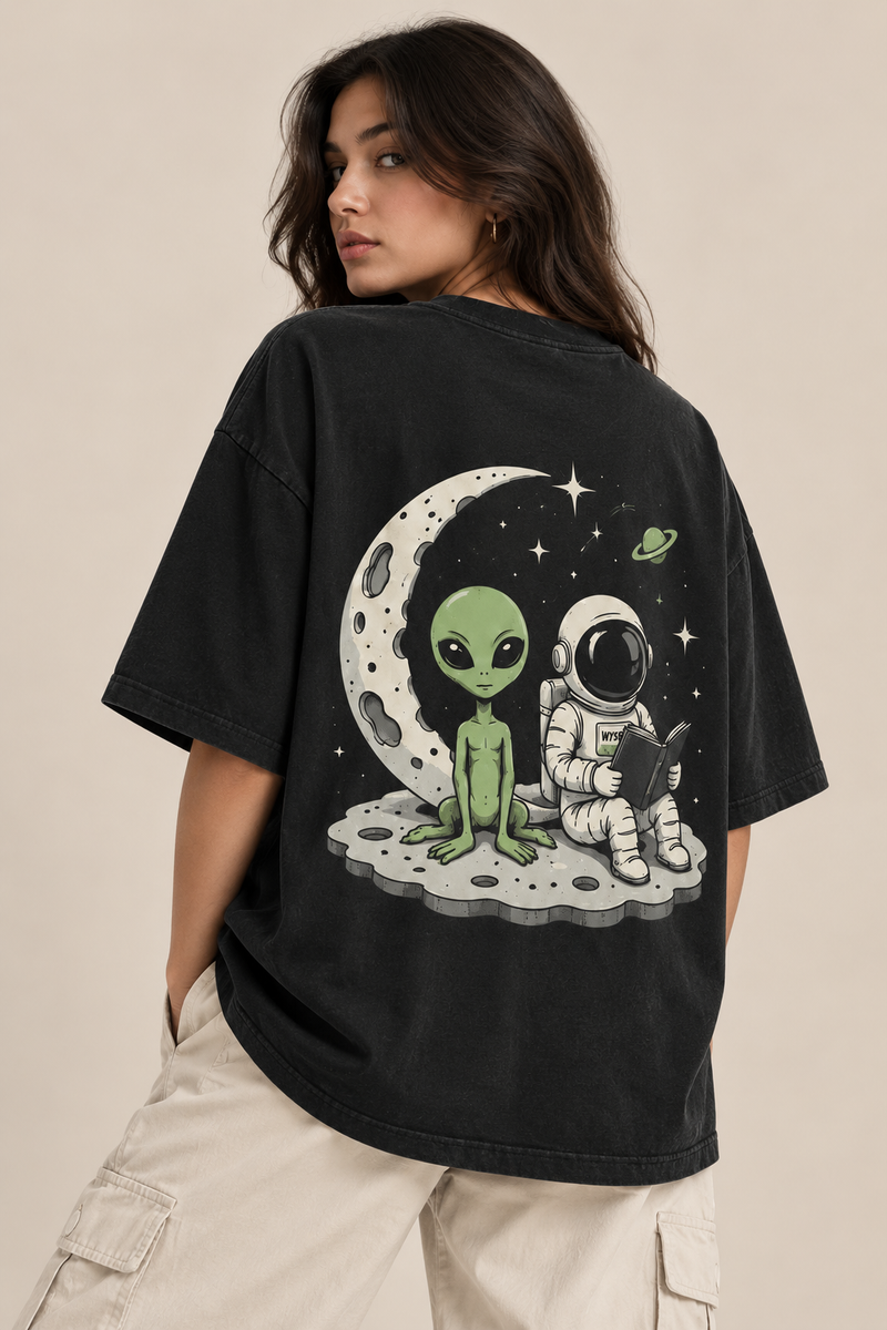 Alien Bestie - WYSE Oversized Tee